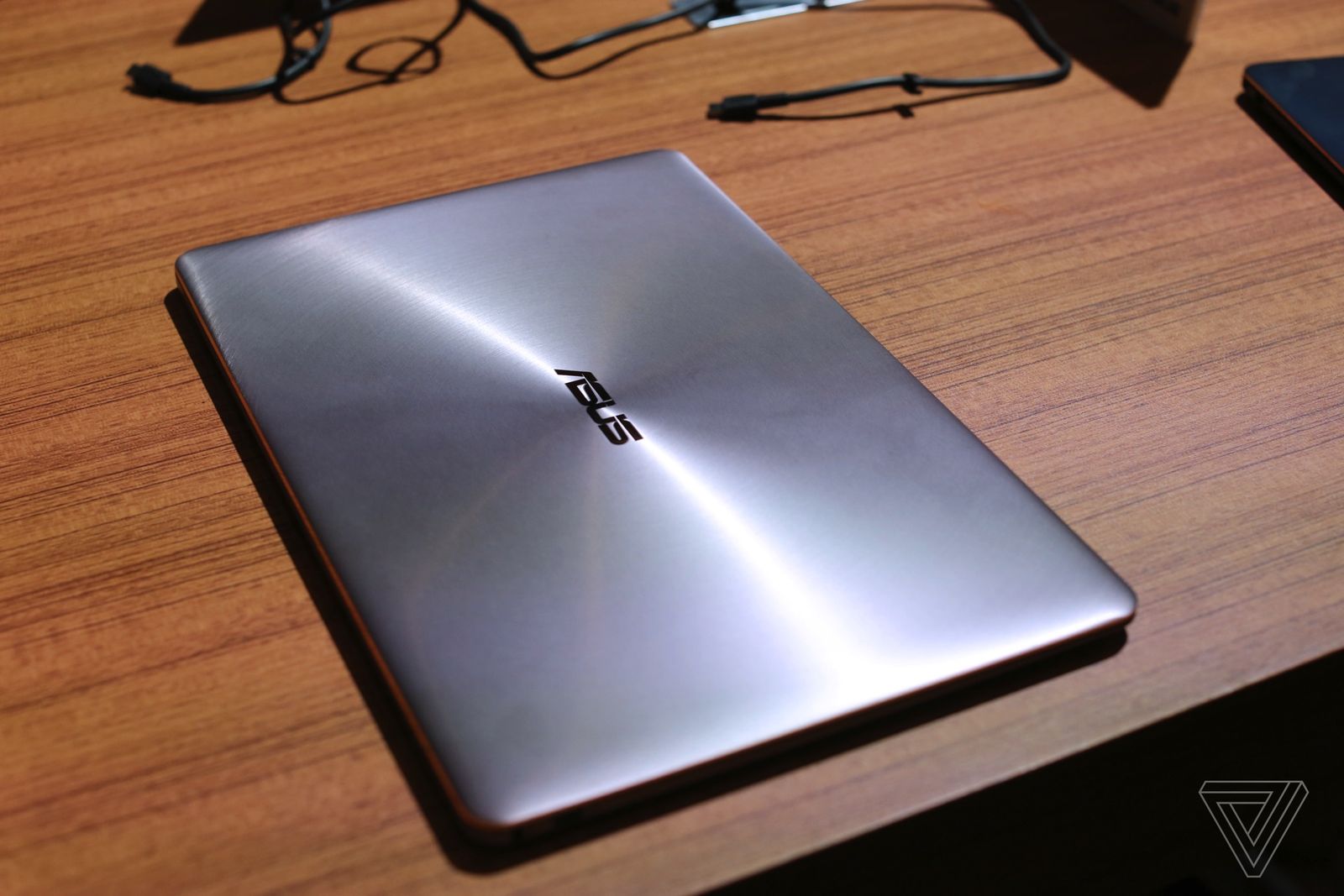 معرفی لپ‌تاپ ZenBook 3 Deluxe ایسوس در CES 2017