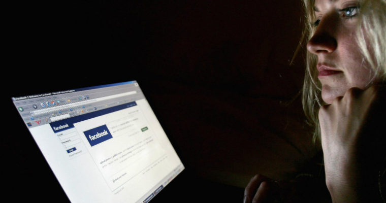 چگونگی کنترل مخفی کاربران فیسبوک از طریق وب‌کم