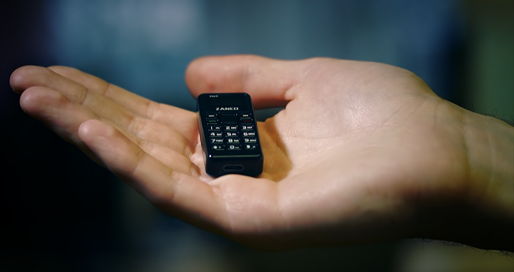 اندازه کوچکترین گوشی جهان چقدر است؟