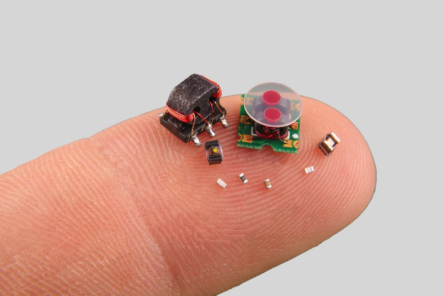 کوچکترین ربات دنیا رونمایی شد
