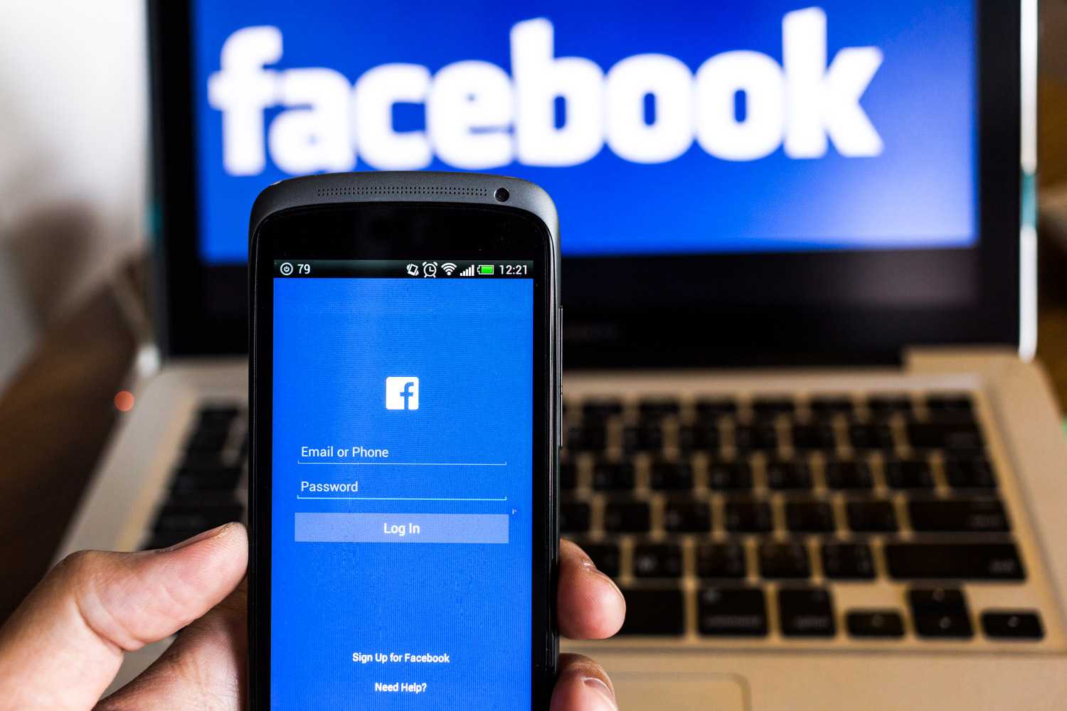 فیسبوک سه برنامه خود را از دسترس کاربران خارج می‌کند
