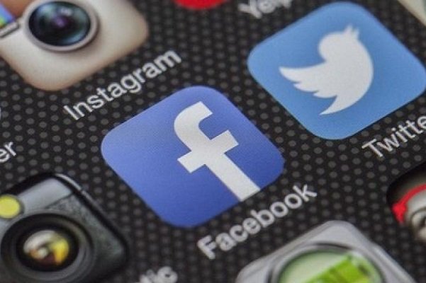 فیس‌بوک و توییتر صفحات مرتبط با ایران را حذف کردند
