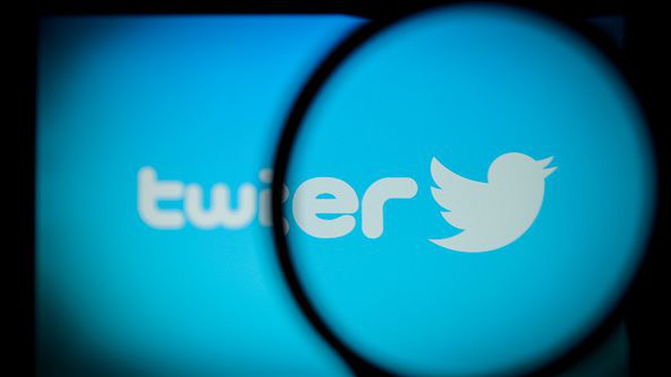 توئیتر حساب‌های کاربری همسو با سیاست‌های ایران را حذف کرد