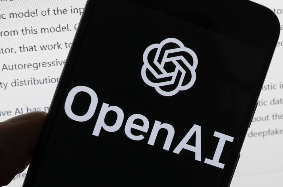 چند نشریه آمریکایی از OpenAI و مایکروسافت به اتهام نقض کپی‌رایت شکایت کردند.