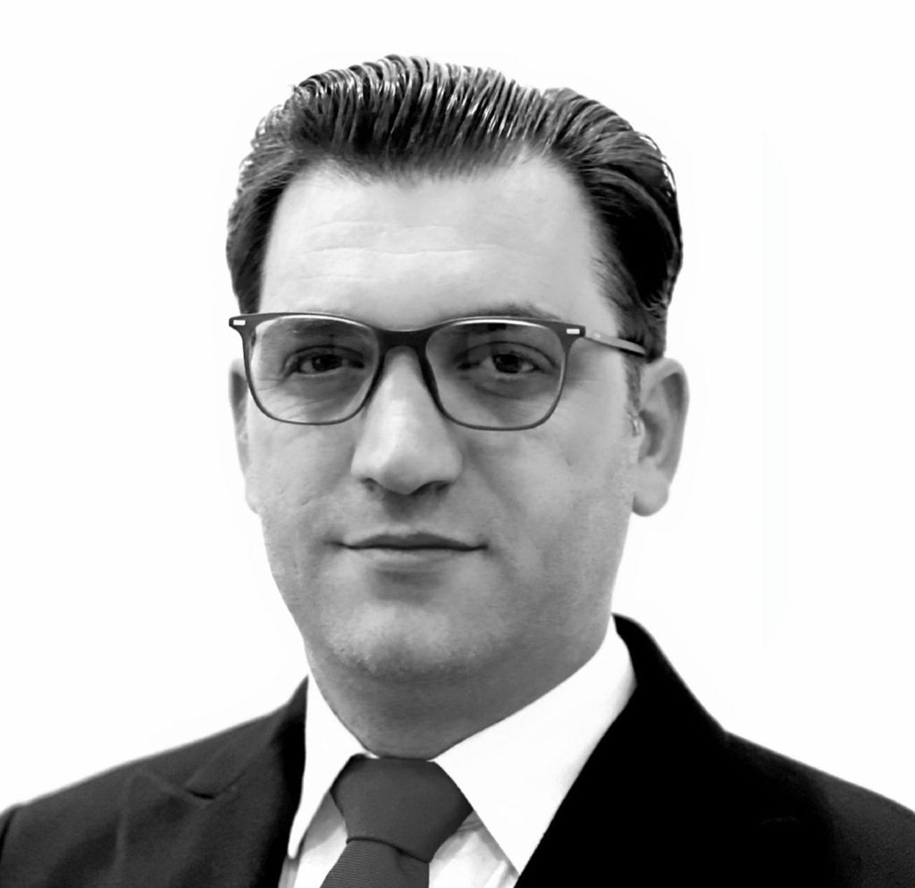 اقتصاددان: مردم دیر یا زود بیمه اجباری را پس می‌زنند