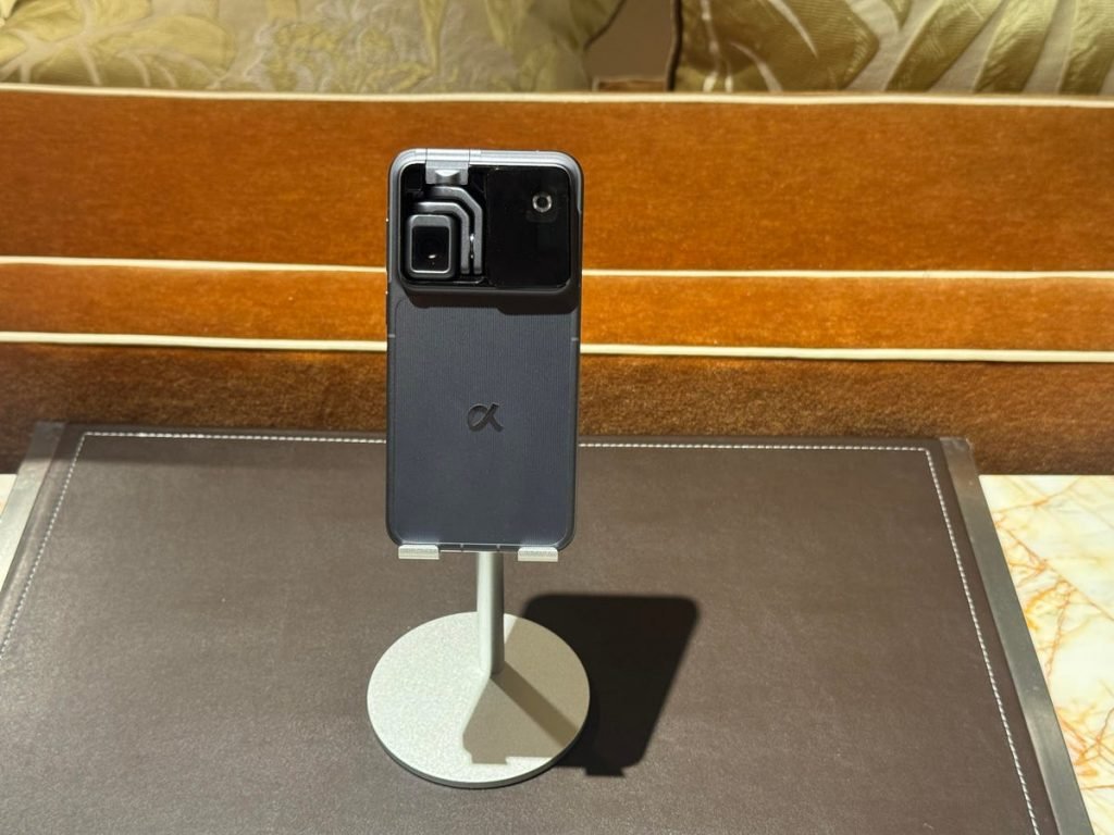 گوشی رباتیک آنر